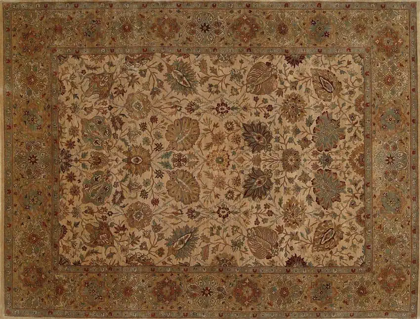 Close-up van een elegant Pakistaans Ziegler tapijt, gekenmerkt door zijn zachte beigetint en gedetailleerde ontwerpen.
